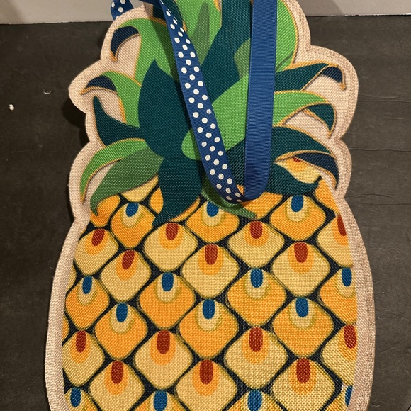 Burlap/Polyester Stuffed Pineapple Welcome Sign/Door Greeter by Evergreen - Picture 6 of 14